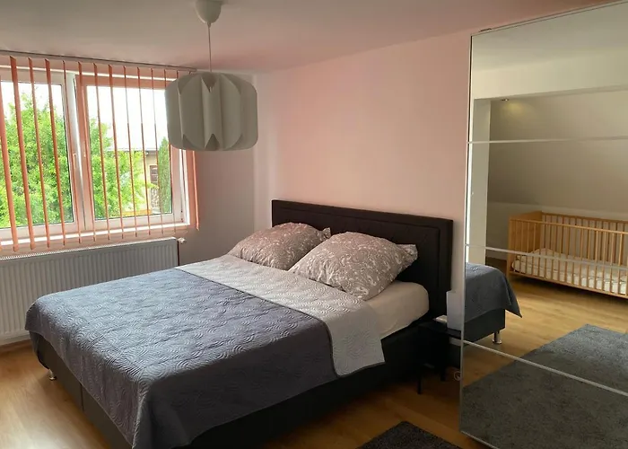 Henning 2 アパート