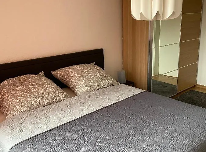 アパート Henning 2 *